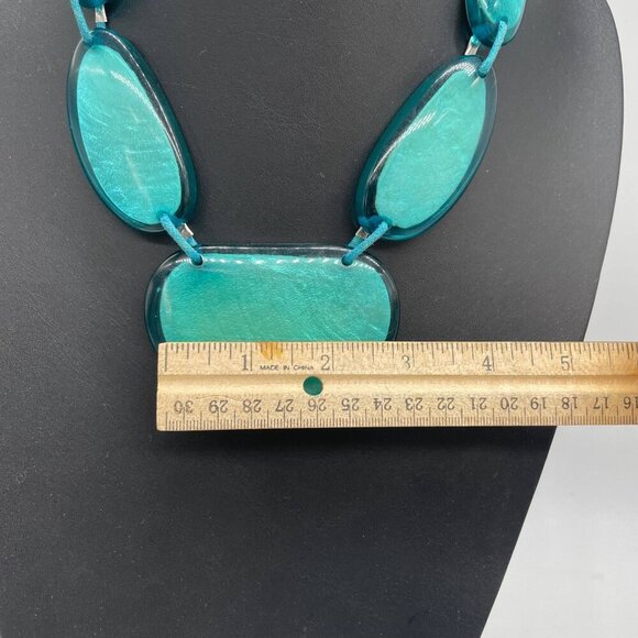 Teal Green Lucite? Panel Bib Necklace 18 to 21 In Boho Casual Beachy - Picture 5 of 6